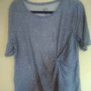 Croft and Barrow blue and white short sleeve shirt